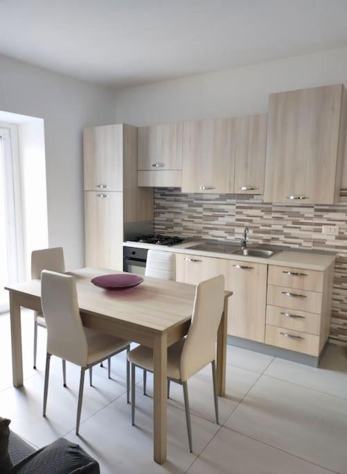 Central Rooms Agira Екстериор снимка